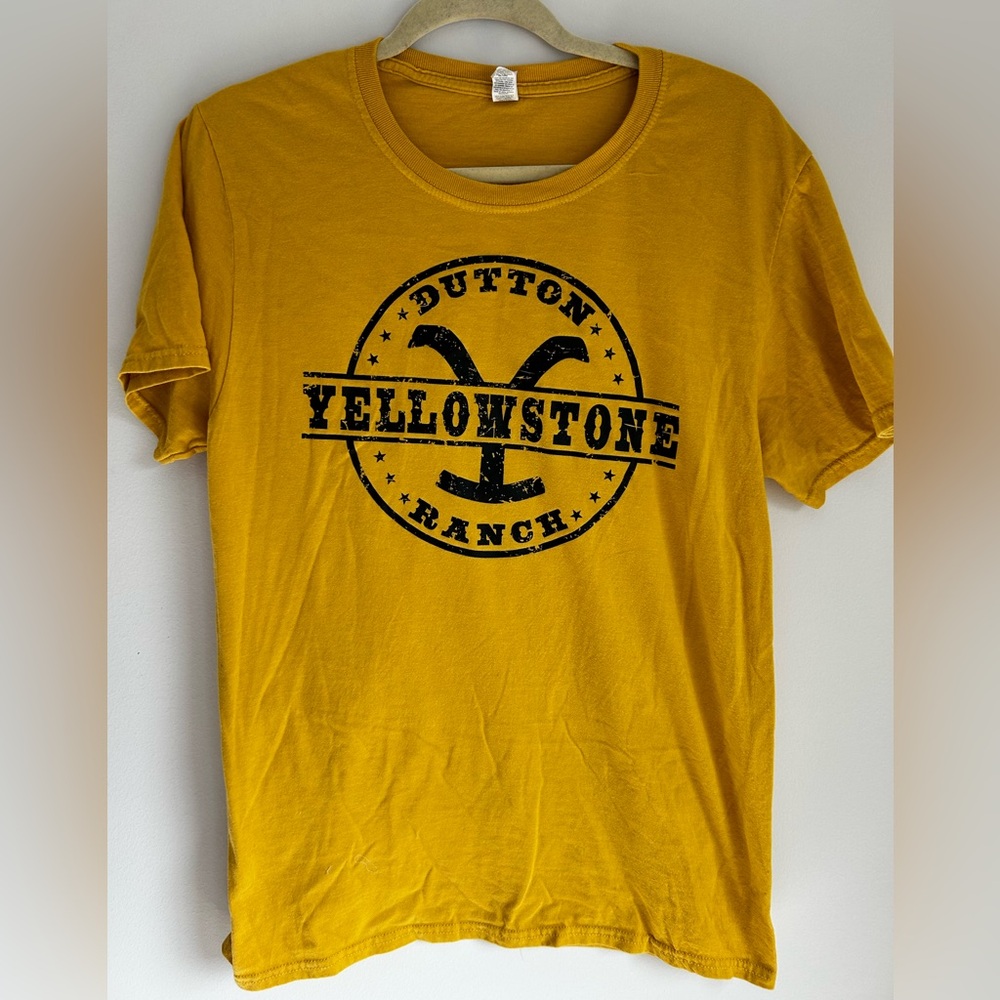 Yellowstone Mustard Graphic T-Shirt Size M